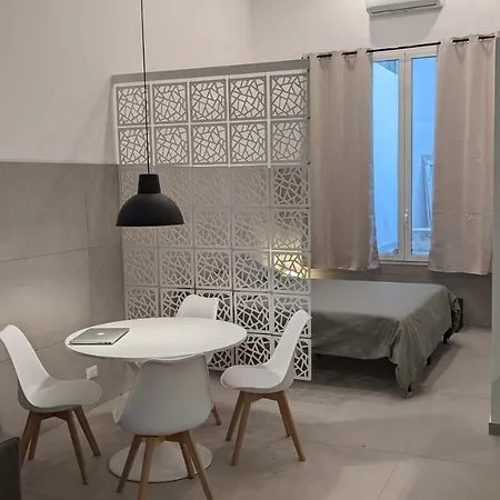 Valona 101 - Elegant Loft * Bari